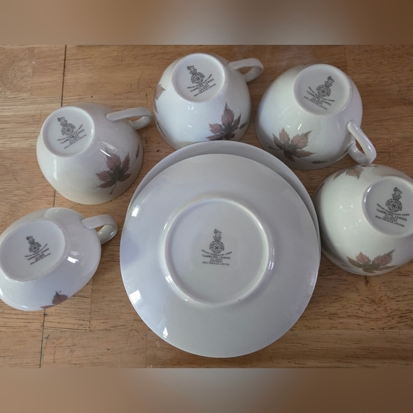 Tumbling Leaves Royal Doulton Tea Set 9-Piece Mid-Century Bone China - Picture 4 of 7